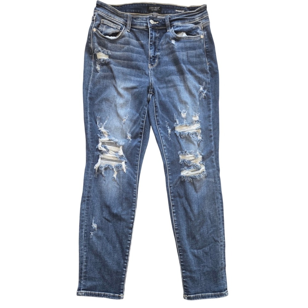 Judy Blue Boyfriend Fit Distressed Jeans Women's Size 13/31 Medium Wash Stretch